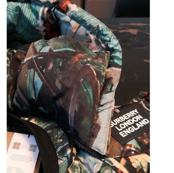 Burberry's men's down puffer jacket - Picture 2 of 8